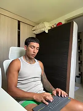 sendfer online show from April 22, 7:09 pm