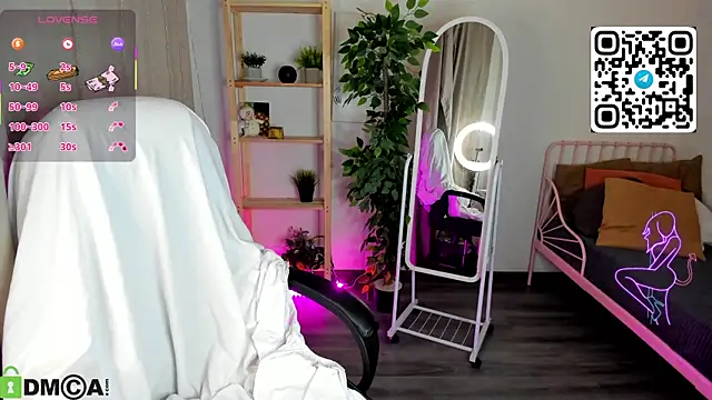 Aly Alyc online show from March 30, 12:01 am