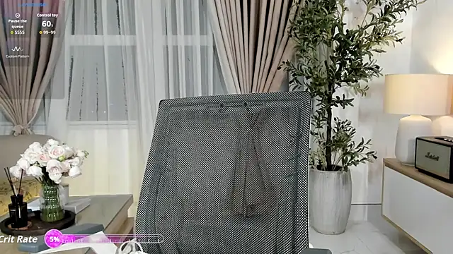  Joliie  online show from April 2, 10:05 pm