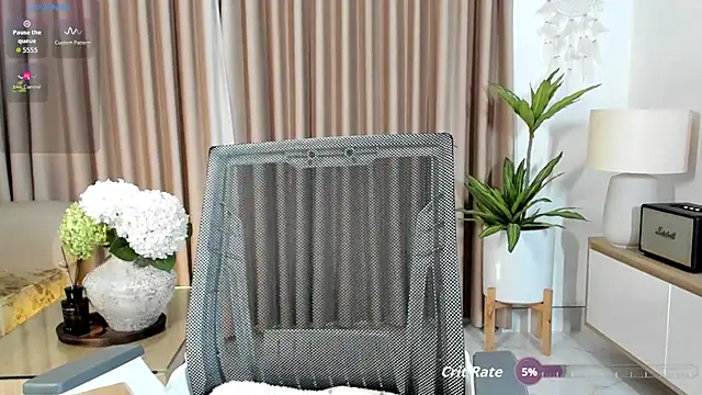 Snapshot of _Joliie_ chatting on June 25, 2:20 am Joliie online show from June 25, 2:20 am