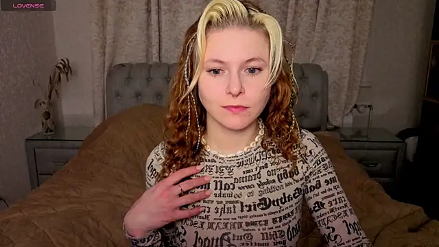 rocky foxy online show from March 26, 8:40 pm