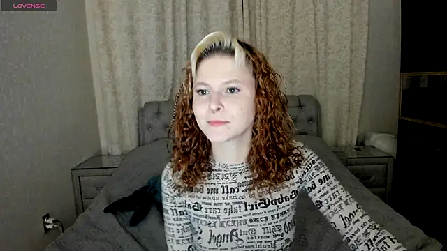 Snapshot of rocky_foxy chatting on February 2, 10:39 pm rocky foxy online show from February 2, 10:39 pm