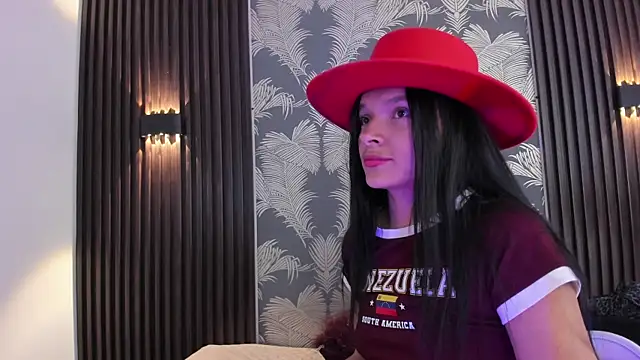 Snapshot of _shantal_smith chatting on June 26, 1:50 pm shantal smith online show from June 26, 1:50 pm