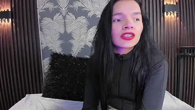 Snapshot of _shantal_smith chatting on June 19, 1:00 am shantal smith online show from June 19, 1:00 am