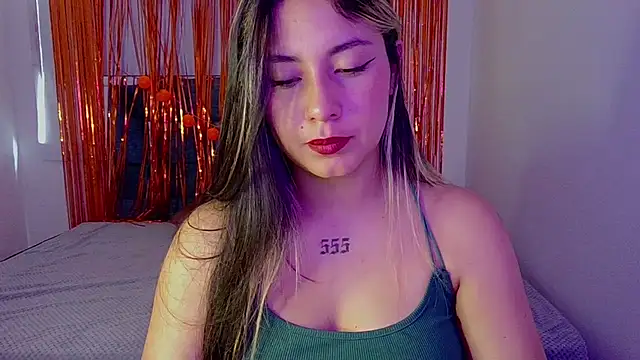 Lia 14  online show from November 7, 6:45 pm