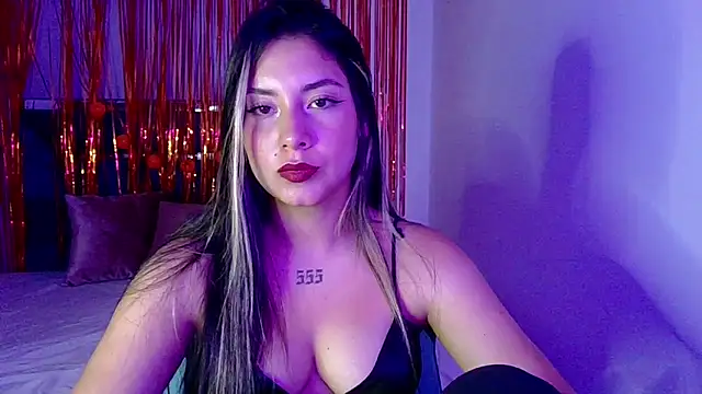 Snapshot of Lia_14_ chatting on December 15, 11:53 pm Lia 14 online show from December 15, 11:53 pm