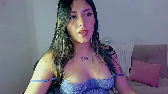 Lia 14  online show from June 3, 10:25 pm