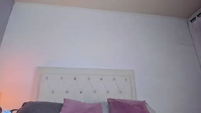 MELISSA ALVAREZ online show from November 16, 9:14 am