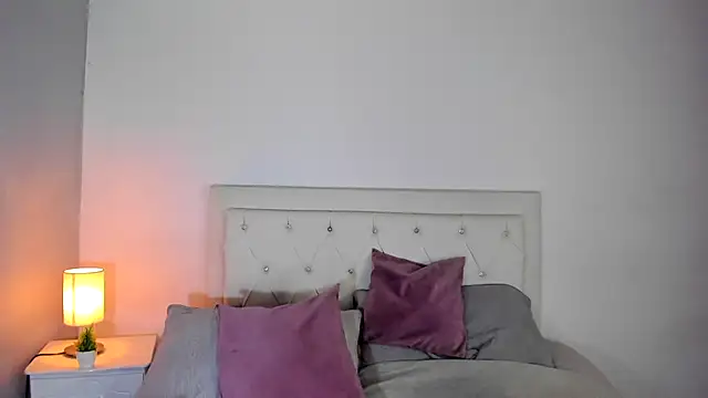 MELISSA ALVAREZ online show from November 30, 9:32 am