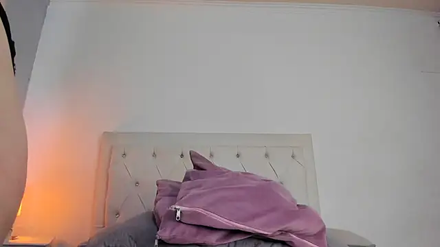 MELISSA ALVAREZ online show from November 27, 9:21 am