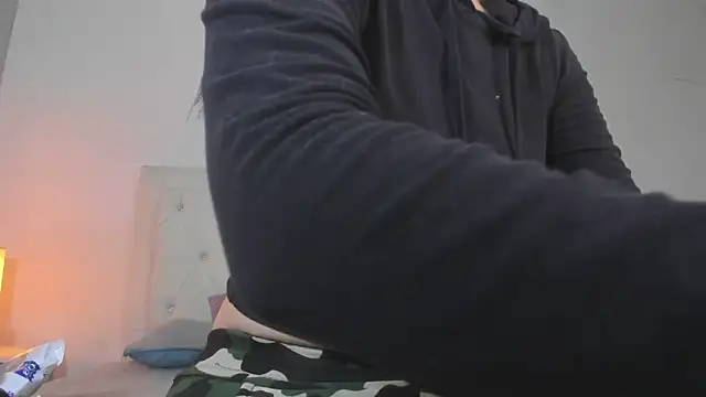 MELISSA ALVAREZ online show from November 11, 9:15 am