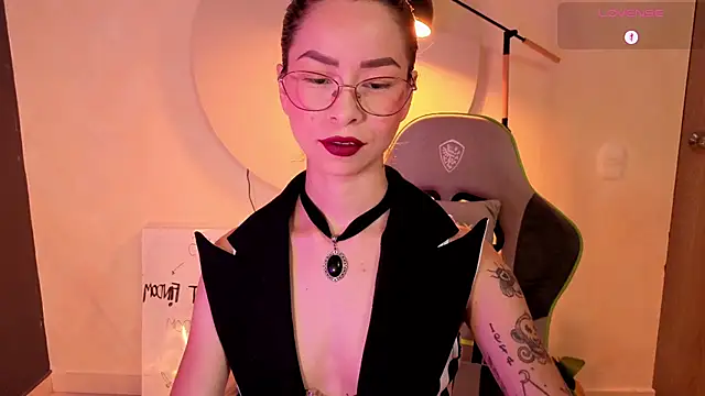 Snapshot of rosse_98_ chatting on May 1, 2:11 pm rosse 98 online show from May 1, 2:11 pm