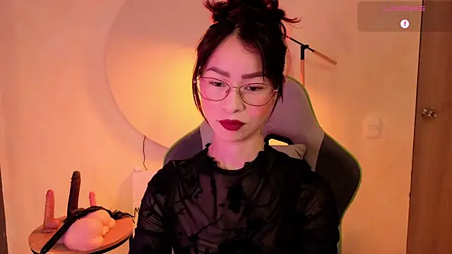 Snapshot of rosse_98_ chatting on April 20, 1:45 pm rosse 98 online show from April 20, 1:45 pm