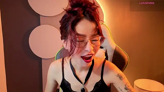 Snapshot of rosse_98_ chatting on May 25, 2:05 pm rosse 98 online show from May 25, 2:05 pm