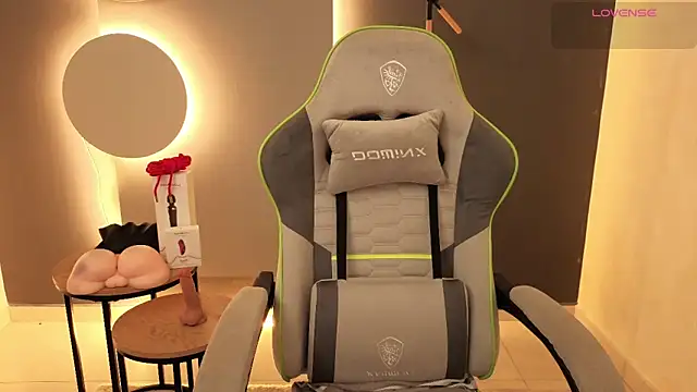 Snapshot of rosse_98_ chatting on February 7, 2:58 pm rosse 98 online show from February 7, 2:58 pm