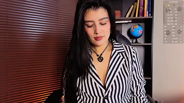 missatenea online show from May 27, 9:33 pm