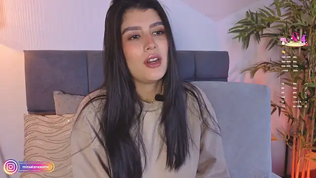 missatenea online show from February 13, 1:55 pm