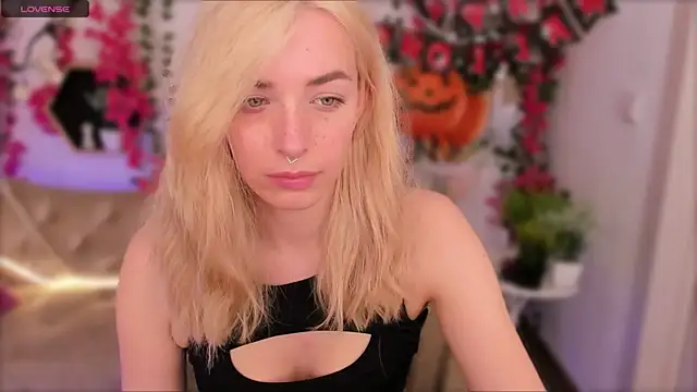 Eli Llie online show from October 27, 8:32 pm