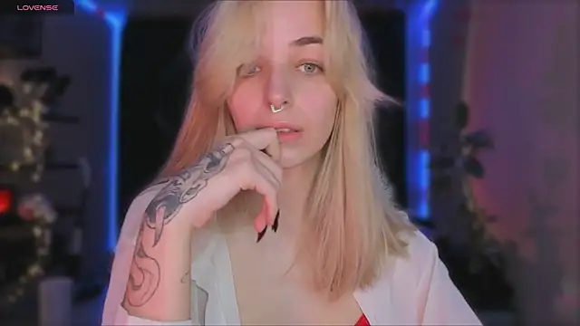 Eli Llie online show from November 10, 8:25 pm