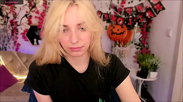 Eli Llie online show from October 29, 8:41 pm