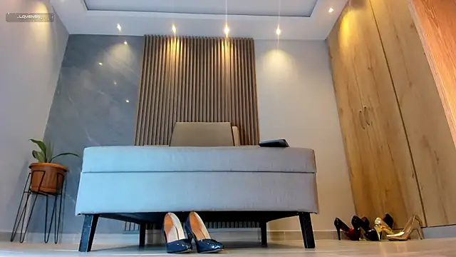 Snapshot of Katherinlevinee1 chatting on February 22, 10:31 pm Katherinlevinee1 online show from February 22, 10:31 pm