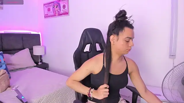 Megan Miles02 online show from November 25, 9:59 pm