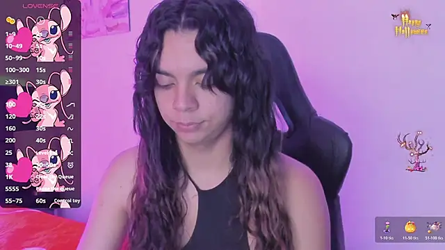 Snapshot of Megan_Miles02 chatting on October 29, 7:35 pm Megan Miles02 online show from October 29, 7:35 pm