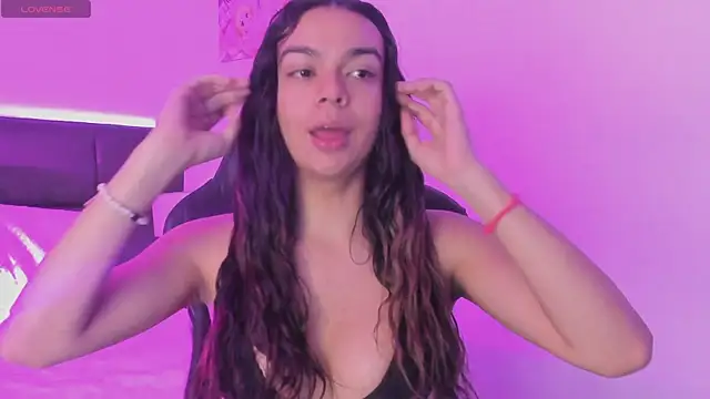 Snapshot of Megan_Miles02 chatting on October 28, 7:13 pm Megan Miles02 online show from October 28, 7:13 pm