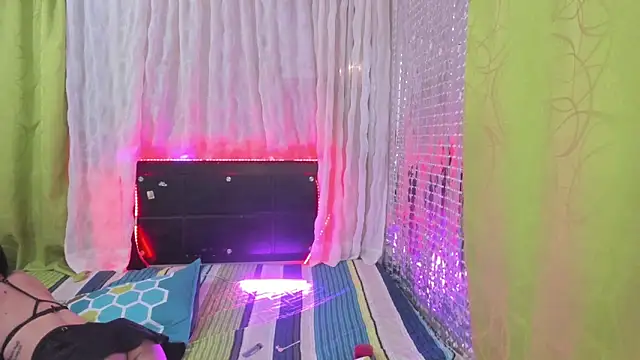 Snapshot of Megan_Miles02 chatting on February 24, 1:02 am Megan Miles02 online show from February 24, 1:02 am