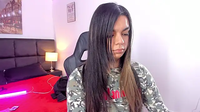 Snapshot of Megan_Miles02 chatting on March 14, 2:10 am Megan Miles02 online show from March 14, 2:10 am