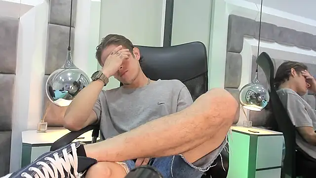 AnthonyAlso online show from October 8, 8:20 pm