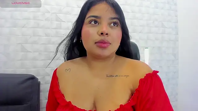 Snapshot of Emily_cooper20 chatting on March 22, 12:06 am Emily cooper20 online show from March 22, 12:06 am