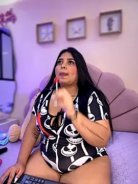 Snapshot of Emily_cooper20 chatting on October 10, 1:28 am Emily cooper20 online show from October 10, 1:28 am