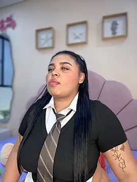 Snapshot of Emily_cooper20 chatting on October 14, 12:11 am Emily cooper20 online show from October 14, 12:11 am