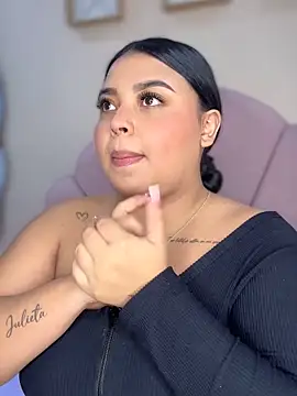 Snapshot of Emily_cooper20 chatting on October 25, 2:00 am Emily cooper20 online show from October 25, 2:00 am