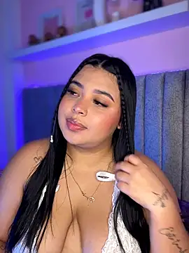 Snapshot of Emily_cooper20 chatting on February 11, 2:00 am Emily cooper20 online show from February 11, 2:00 am