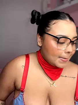 Snapshot of Emily_cooper20 chatting on November 30, 1:17 am Emily cooper20 online show from November 30, 1:17 am