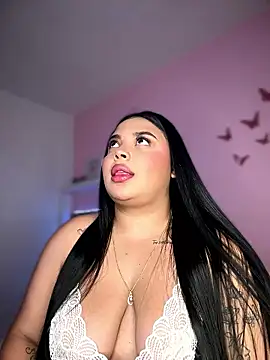 Snapshot of Emily_cooper20 chatting on January 12, 12:39 am Emily cooper20 online show from January 12, 12:39 am