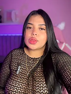 Snapshot of Emily_cooper20 chatting on February 26, 12:32 am Emily cooper20 online show from February 26, 12:32 am