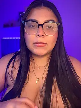 Snapshot of Emily_cooper20 chatting on February 27, 4:01 am Emily cooper20 online show from February 27, 4:01 am