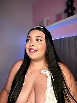 Snapshot of Emily_cooper20 chatting on January 10, 2:07 am Emily cooper20 online show from January 10, 2:07 am