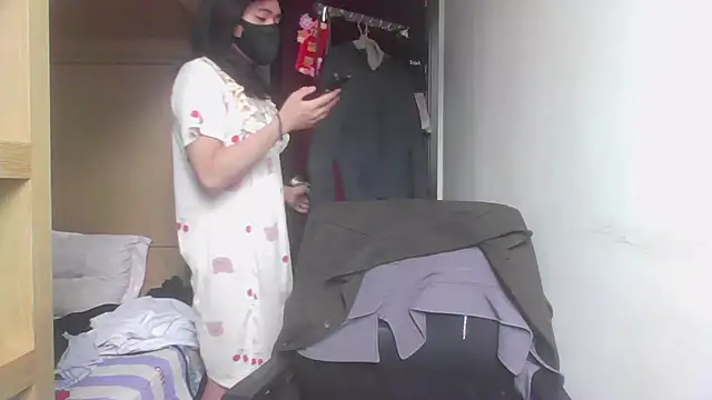 slut cheese online show from December 4, 2:10 am