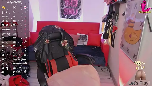 Snapshot of GinaMiracle chatting on February 3, 7:40 am GinaMiracle online show from February 3, 7:40 am