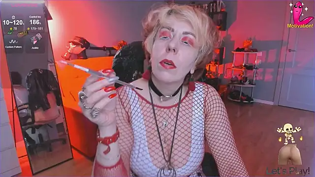 Snapshot of GinaMiracle chatting on December 15, 4:51 am GinaMiracle online show from December 15, 4:51 am