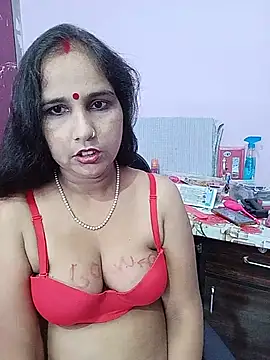 Snapshot of reemacouple007 chatting on July 10, 7:41 am reemacouple007 online show from July 10, 7:41 am