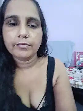 Snapshot of reemacouple007 chatting on July 5, 7:37 am reemacouple007 online show from July 5, 7:37 am