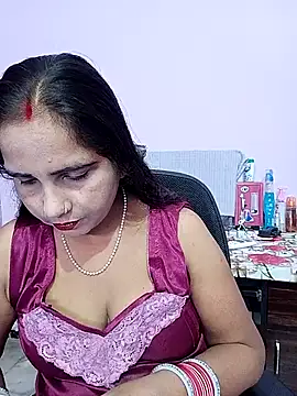 Snapshot of reemacouple007 chatting on July 15, 7:37 am reemacouple007 online show from July 15, 7:37 am