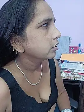 Snapshot of reemacouple007 chatting on July 12, 7:20 am reemacouple007 online show from July 12, 7:20 am