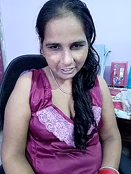 Snapshot of reemacouple007 chatting on July 1, 4:57 am reemacouple007 online show from July 1, 4:57 am