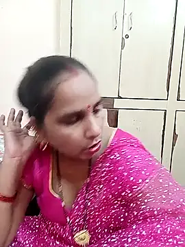 Snapshot of reemacouple007 chatting on September 22, 5:24 am reemacouple007 online show from September 22, 5:24 am
